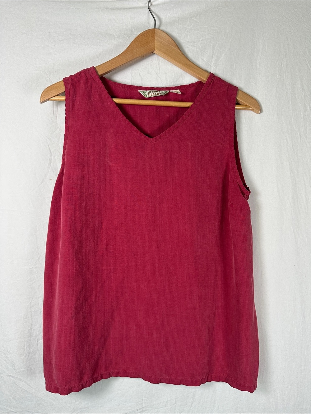 Tommy Bahama Women's Sleeveless V-Neck Tank Top in Raspberry
